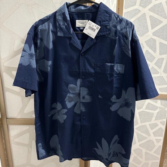 NWT American Eagle Men Floral Button-Up Poolside Shirt Size Medium - Picture 6 of 10
